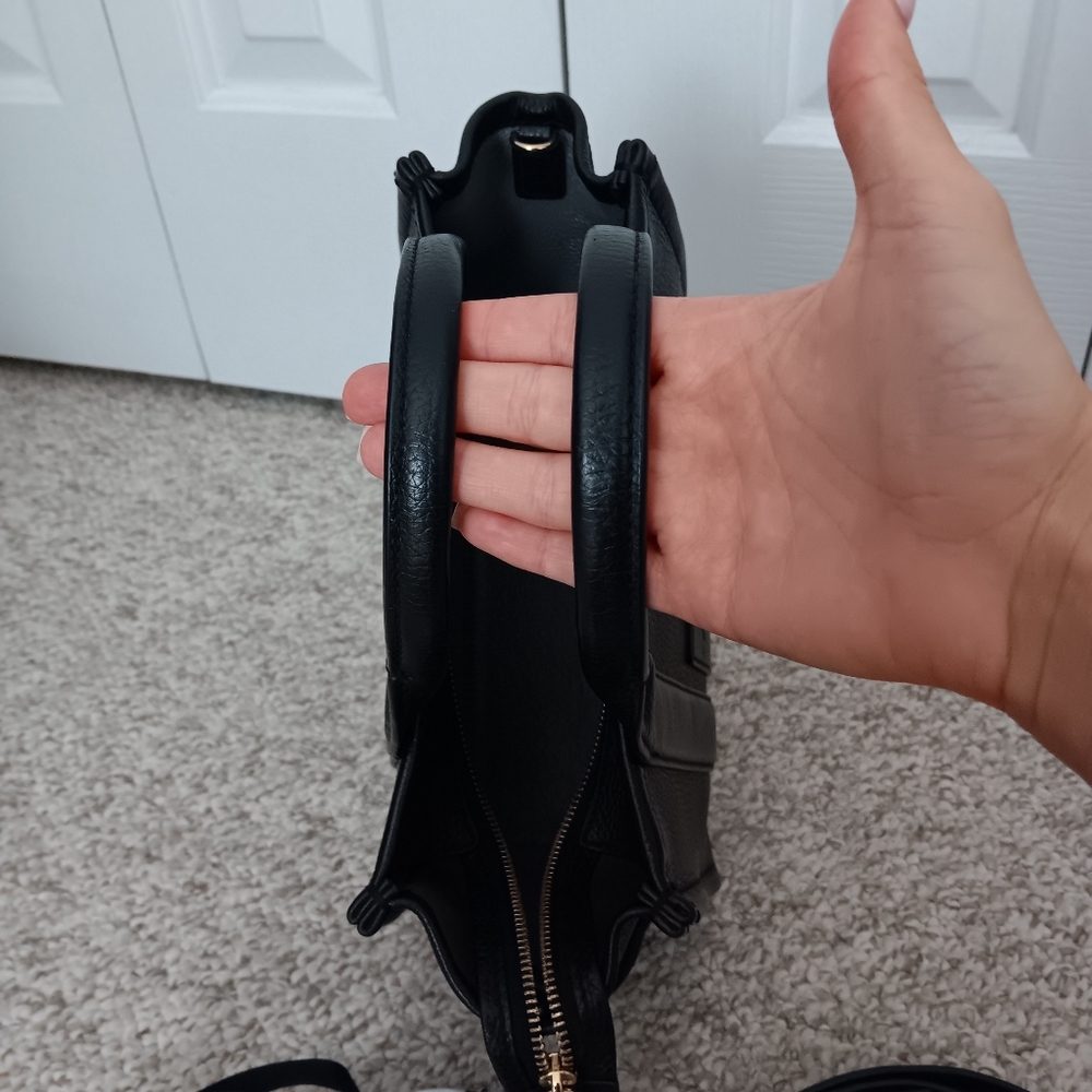 Just Showing ❤️ Marc Jacobs Small Black Leather "The Tote" Bag - Picture 8 of 16